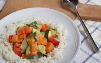 Süßkartoffel-Zucchini-Paprika-Eintopf mit Reis